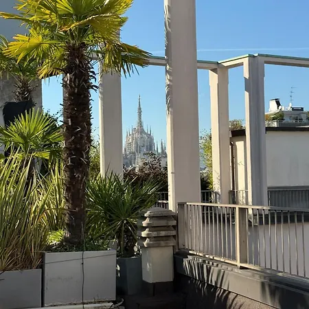 アパート Rooftop Duomo 360 ミラノ